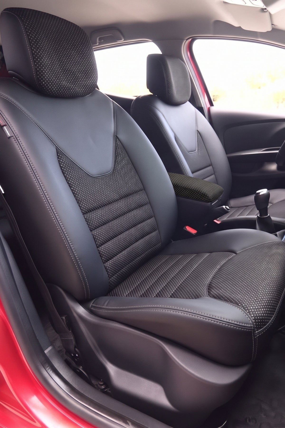 Araca Özel Koltuk Kılıfı - Renault Clio - 2013 - 2019 - Paris Design Siyah Füme Noktalı Siyah Füme