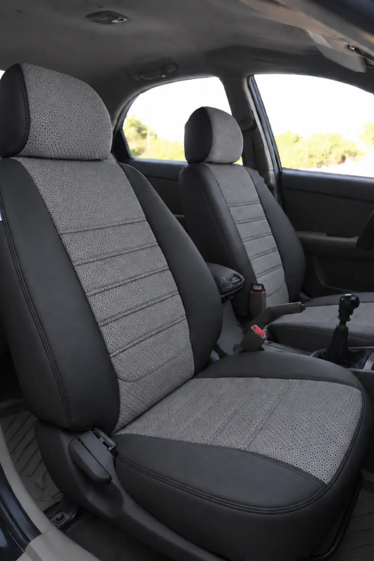 Araca Özel Koltuk Kılıfı - Kia Sorento - 2002-2010 - Paris Design - Füme Siyah Noktalı Siyah Siyah