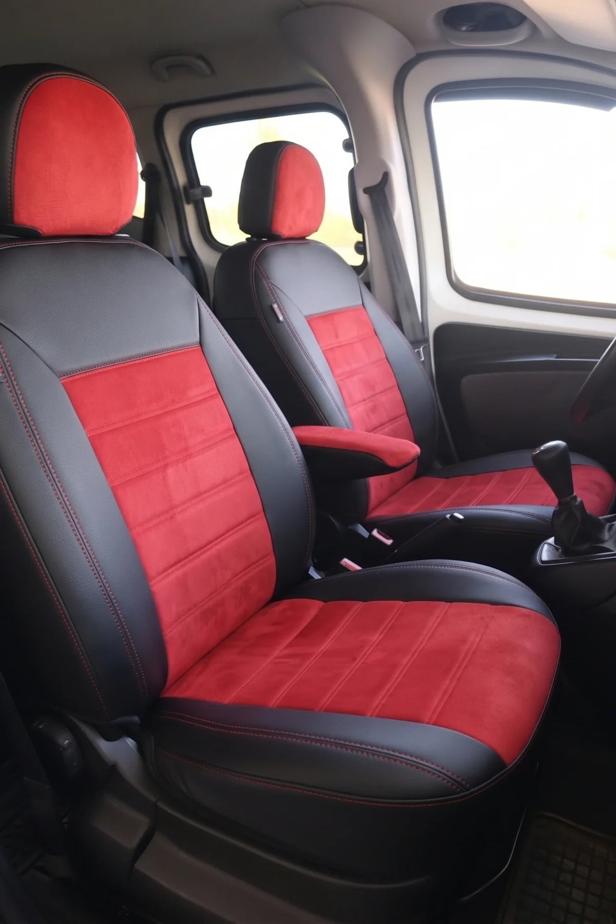 Araca Özel Koltuk Kılıfı - Fiat Fiorino - 2008 Sonrası - London Design - Kırmızı Siyah Kırmızı