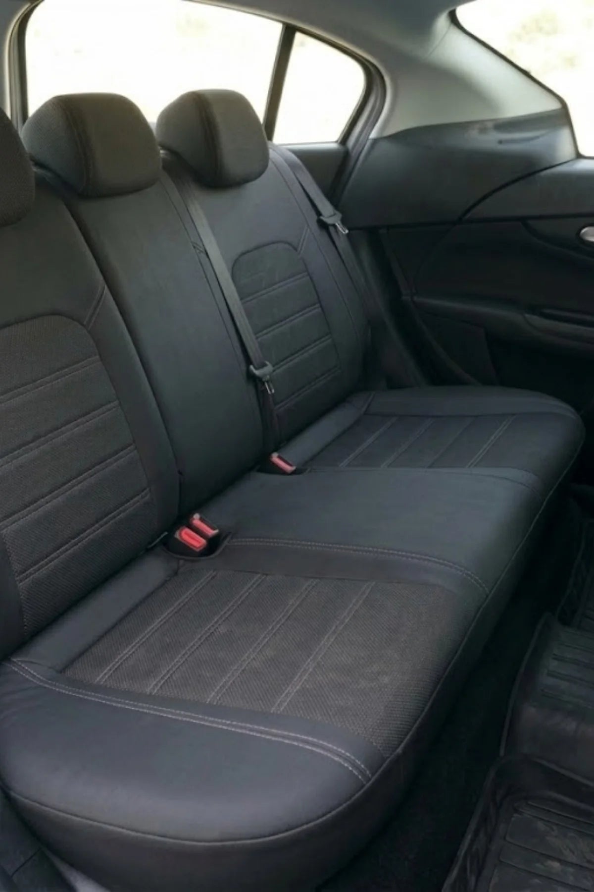 Fiat Egea 2015 Sonrası Araca Özel Koltuk Kılıfı Paris Design Siyah Füme Noktalı Siyah Gri