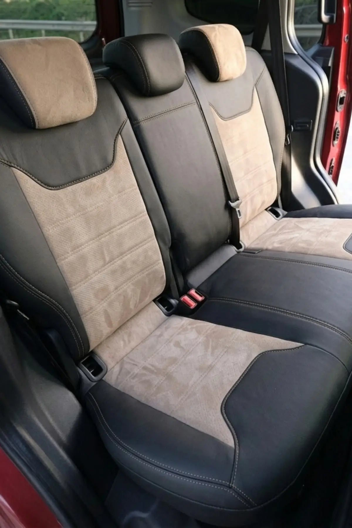 Ford Tourneo Courier 2014 Sonrası Araca Özel Koltuk Kılıfı London Design Bej Siyah Kırık Beyaz
