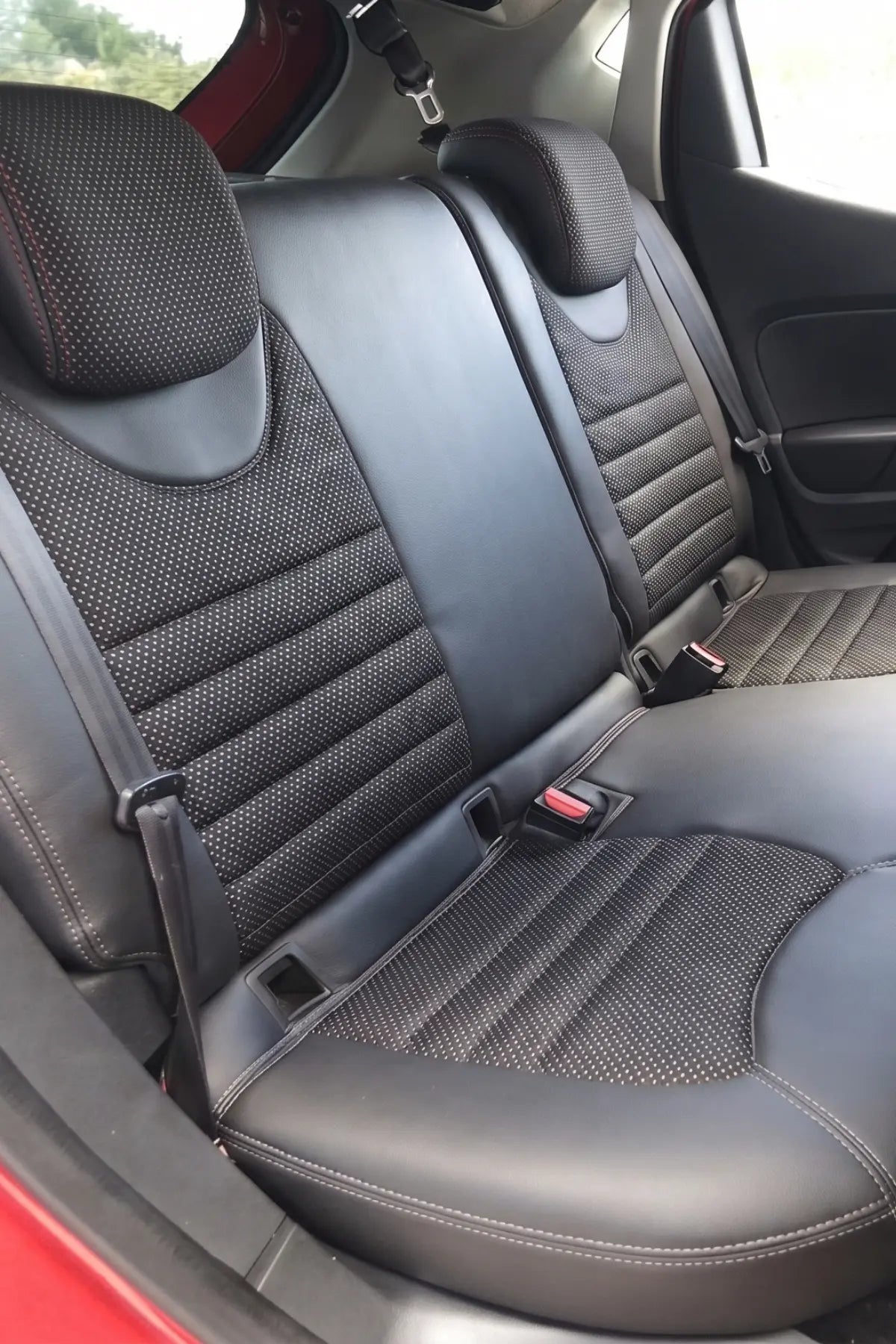 Araca Özel Koltuk Kılıfı - Renault Clio - 2013 - 2019 - Paris Design - Siyah Füme Noktalı Siyah Füme