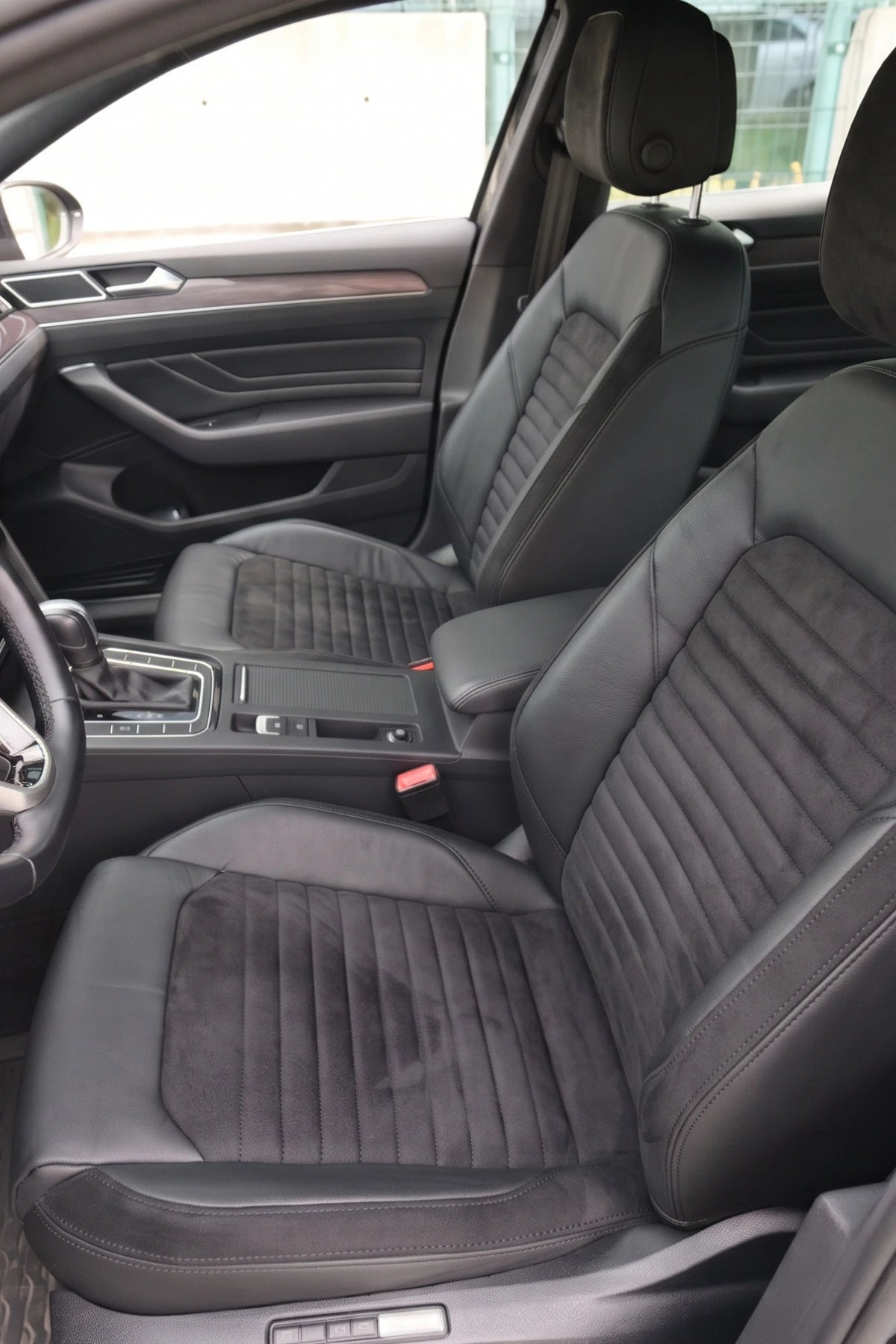 Volkswagen Passat 2015-2022 Araca Özel Koltuk Kılıfı London Design Siyah Siyah Siyah