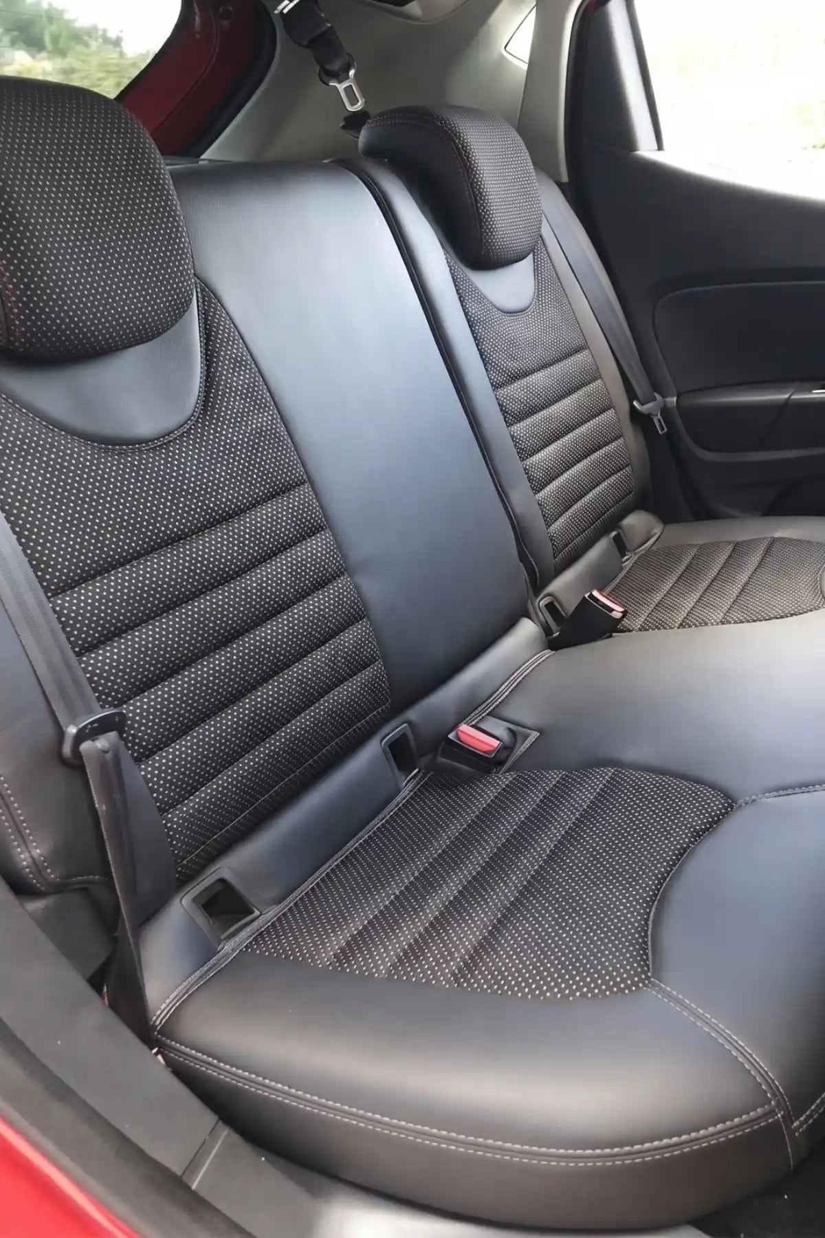 Araca Özel Koltuk Kılıfı - Renault Clio - 2013 - 2019 - Paris Design Siyah Füme Noktalı Siyah Füme