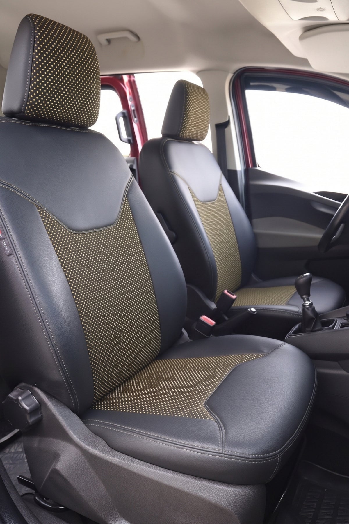 Araca Özel Koltuk Kılıfı - Ford Tourneo Courier - 2014 Sonrası - Paris Design - Siyah Krem Noktalı Siyah Gri