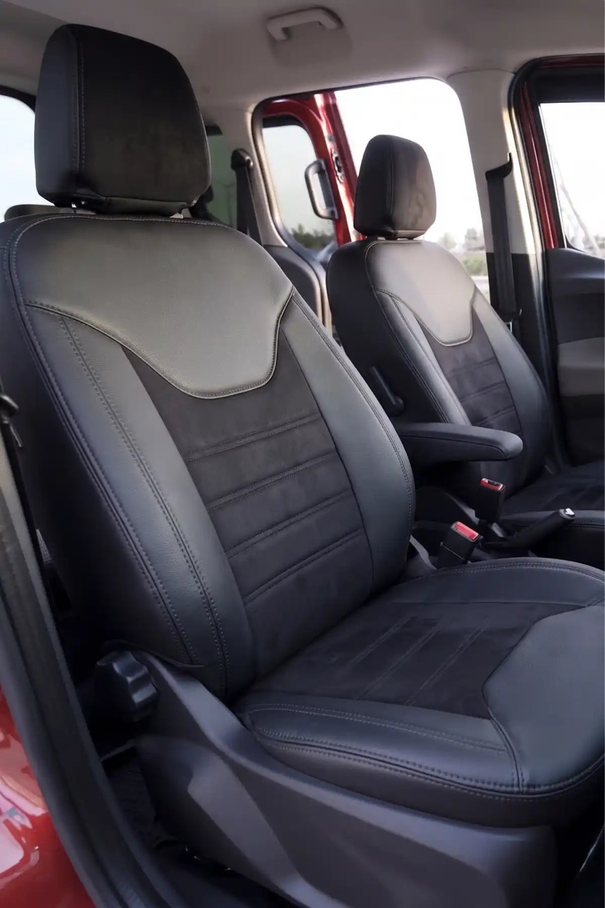 Araca Özel Koltuk Kılıfı - Ford Tourneo Courier - 2014 Sonrası - London Design - Siyah Siyah Füme