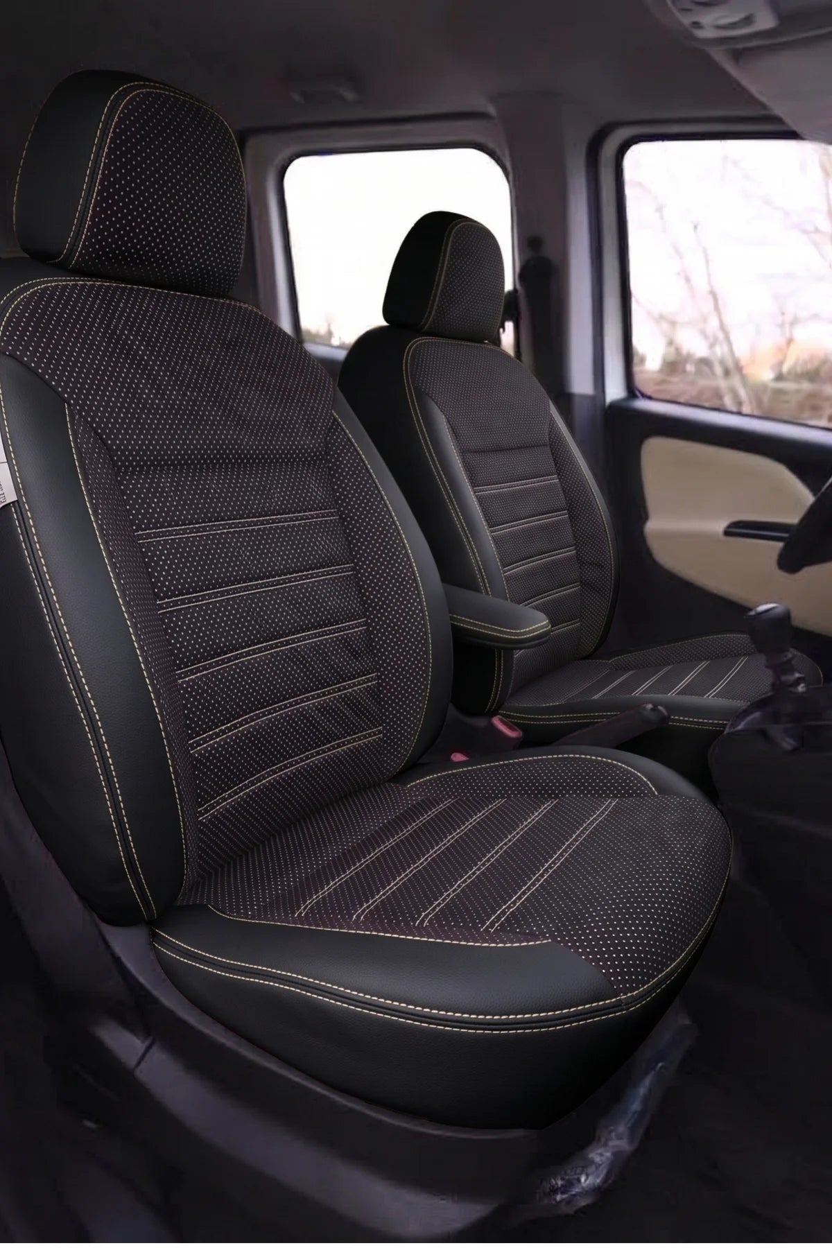 Fiat Doblo 2010 - 2022 Araca Özel Koltuk Kılıfı Paris Design Siyah-Krem Noktalı Siyah Krem