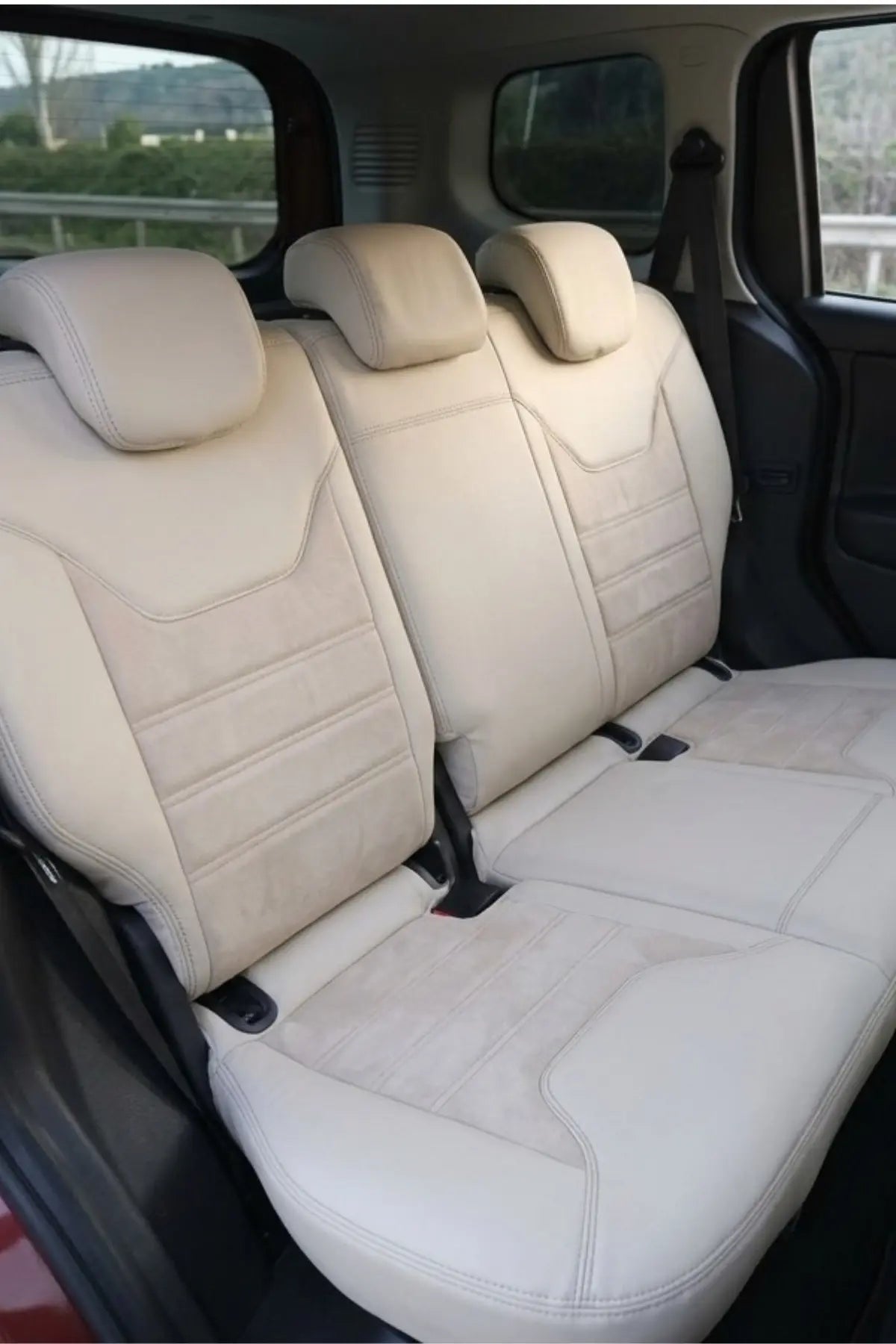 Ford Tourneo Courier 2014 Sonrası Araca Özel Koltuk Kılıfı London Design Kırık Beyaz Kırık Beyaz Kırık Beyaz