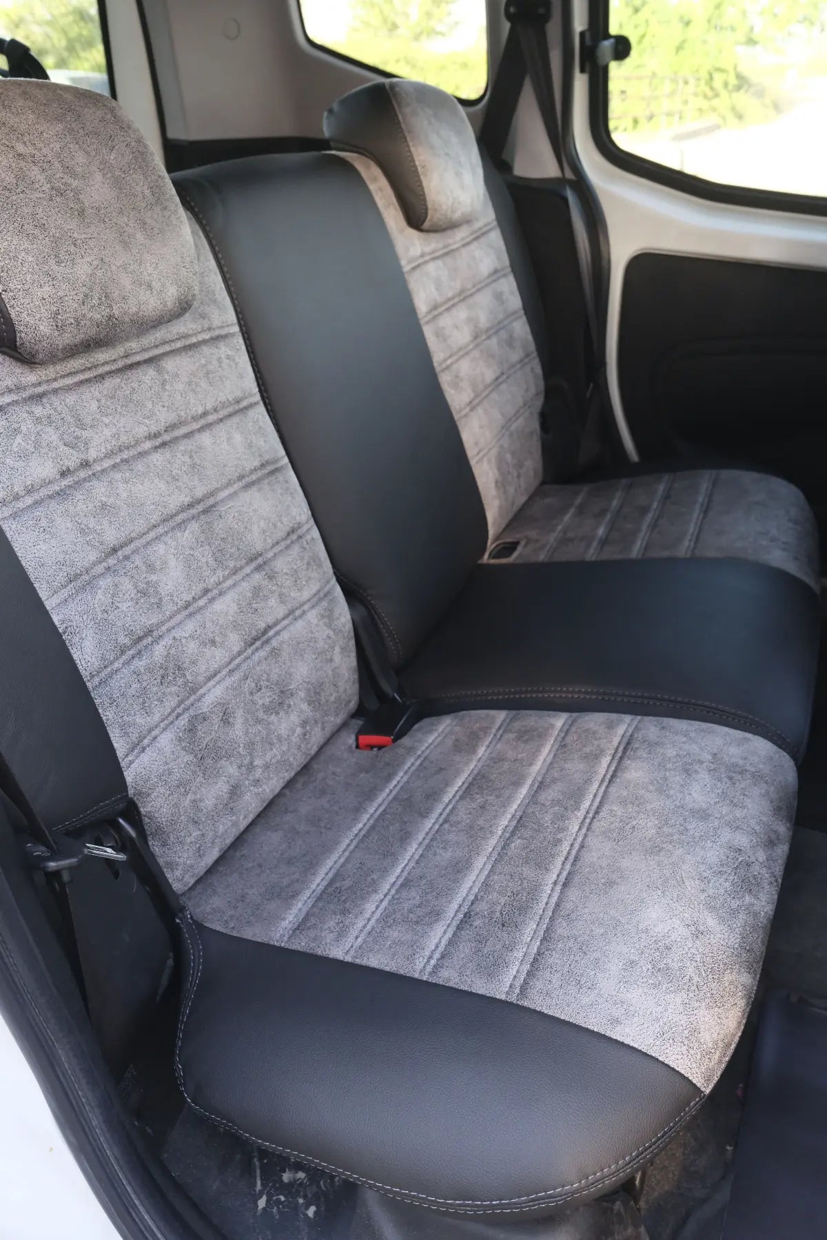 Araca Özel Koltuk Kılıfı - Fiat Fiorino - 2008 Sonrası - Milano Design - Füme Siyah Füme