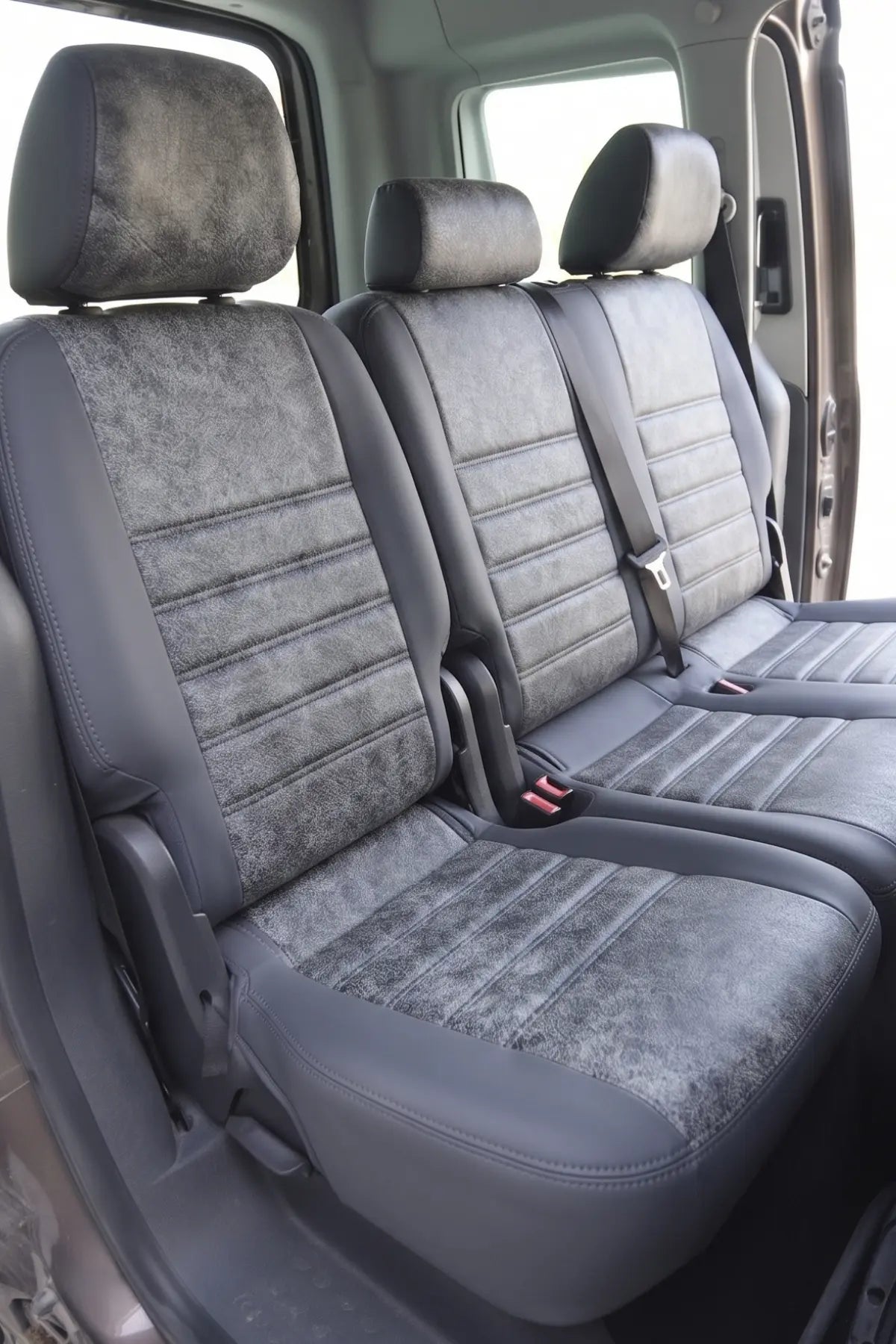 Araca Özel Koltuk Kılıfı - Volkswagen Caddy - 2004 - 2015 - Milano Design - Füme Füme Füme