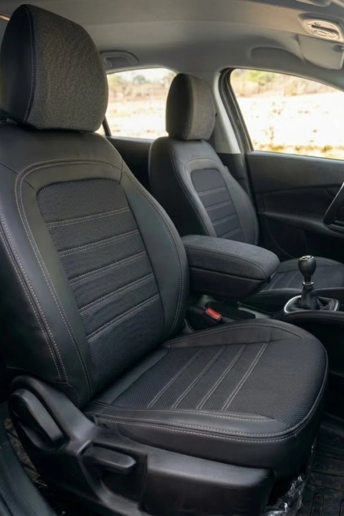 Fiat Egea 2015 Sonrası Araca Özel Koltuk Kılıfı  Paris Design Siyah Füme Noktalı Siyah Gri