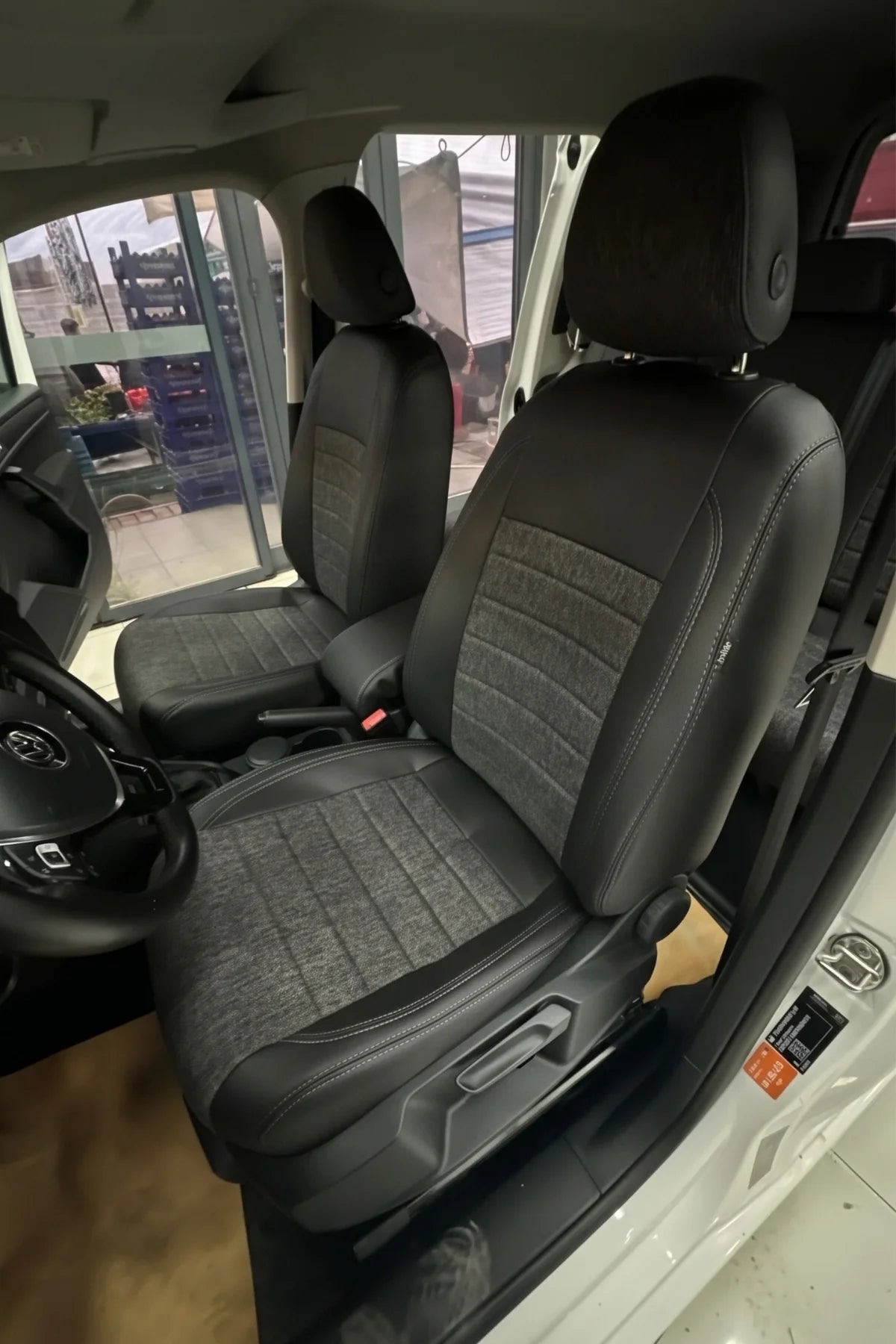 Araca Özel Koltuk Kılıfı Volkswagen Caddy 2015-2020  Milano Design  Füme Siyah Füme