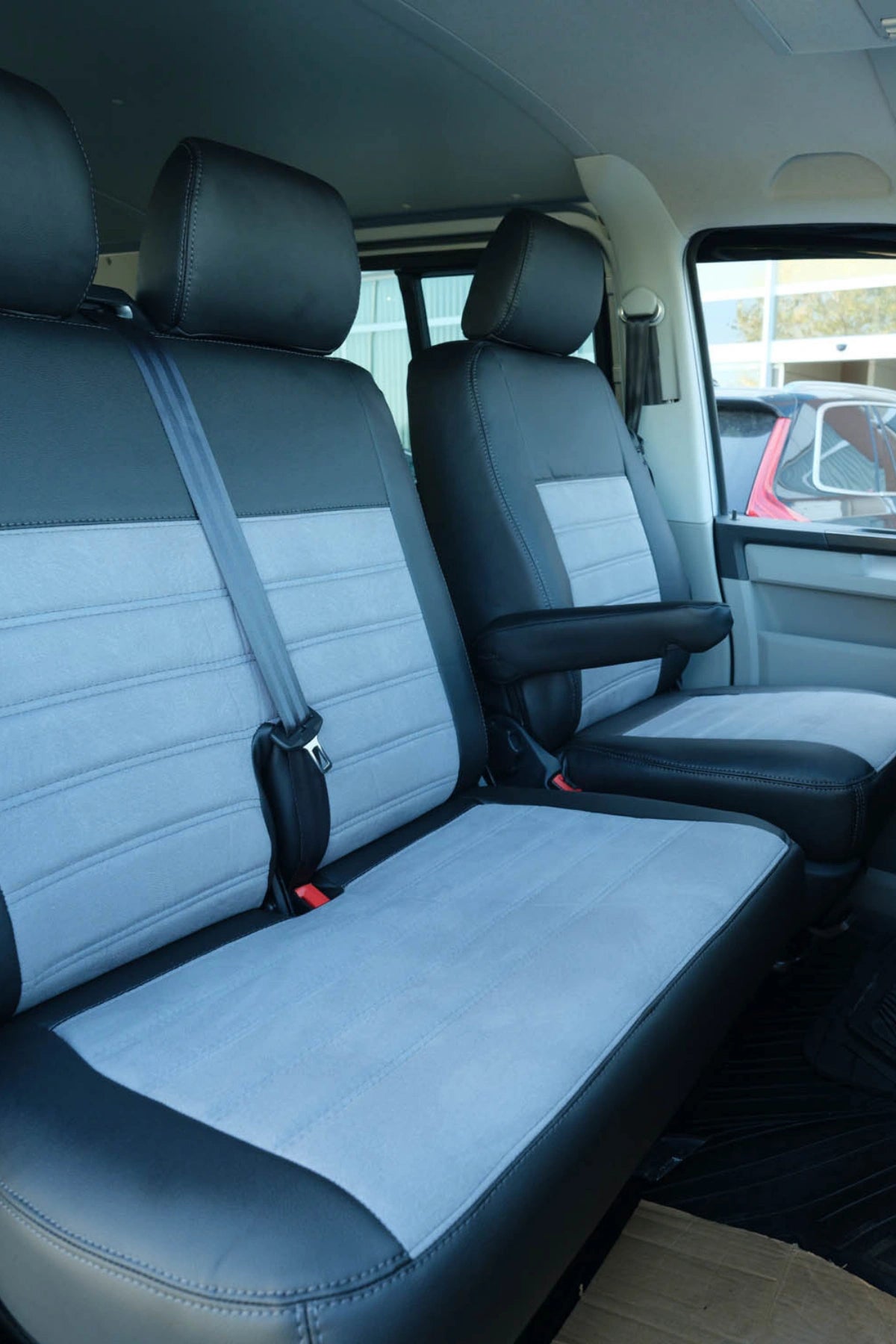 Araca Özel Koltuk Kılıfı - Volkswagen Transporter T5 - 2004-2015 London Design - Füme Siyah Füme