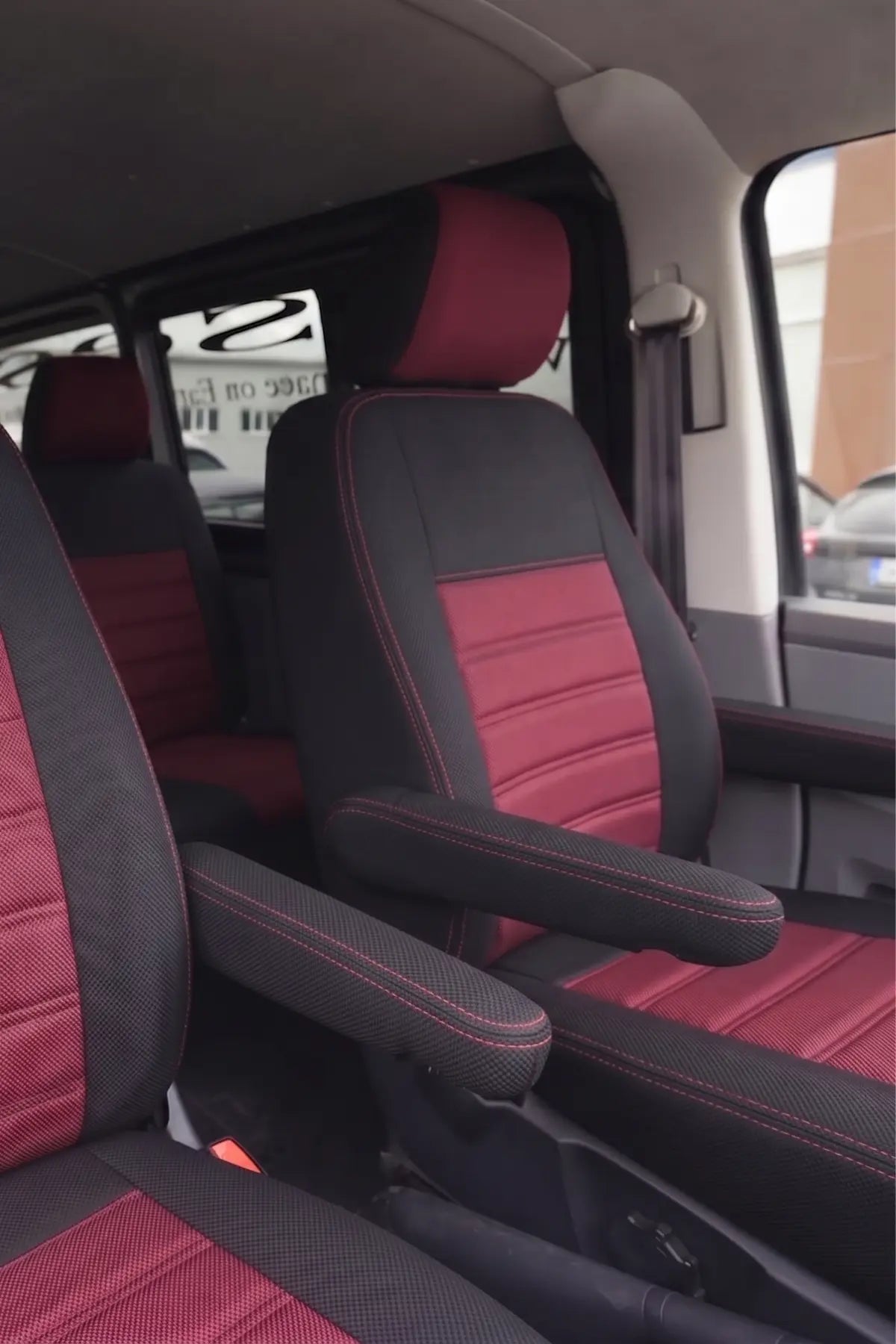 Araca Özel Koltuk Kılıfı - Volkswagen Transporter T6- 2016 Sonrası - Original Design - Bordo Siyah Kırmızı
